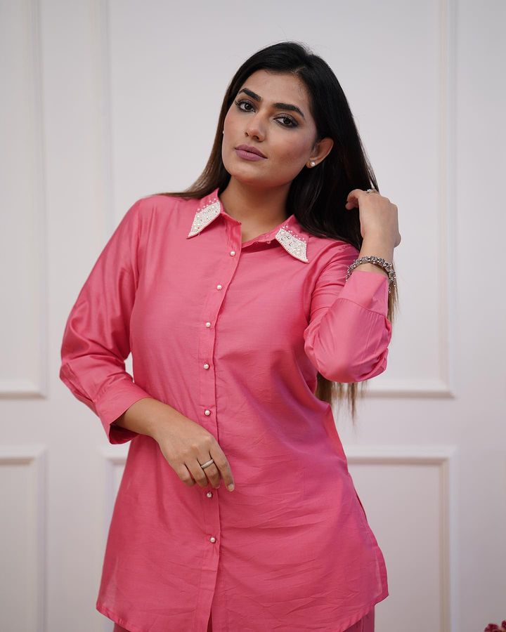 Pink co-ord set with collar beads work
