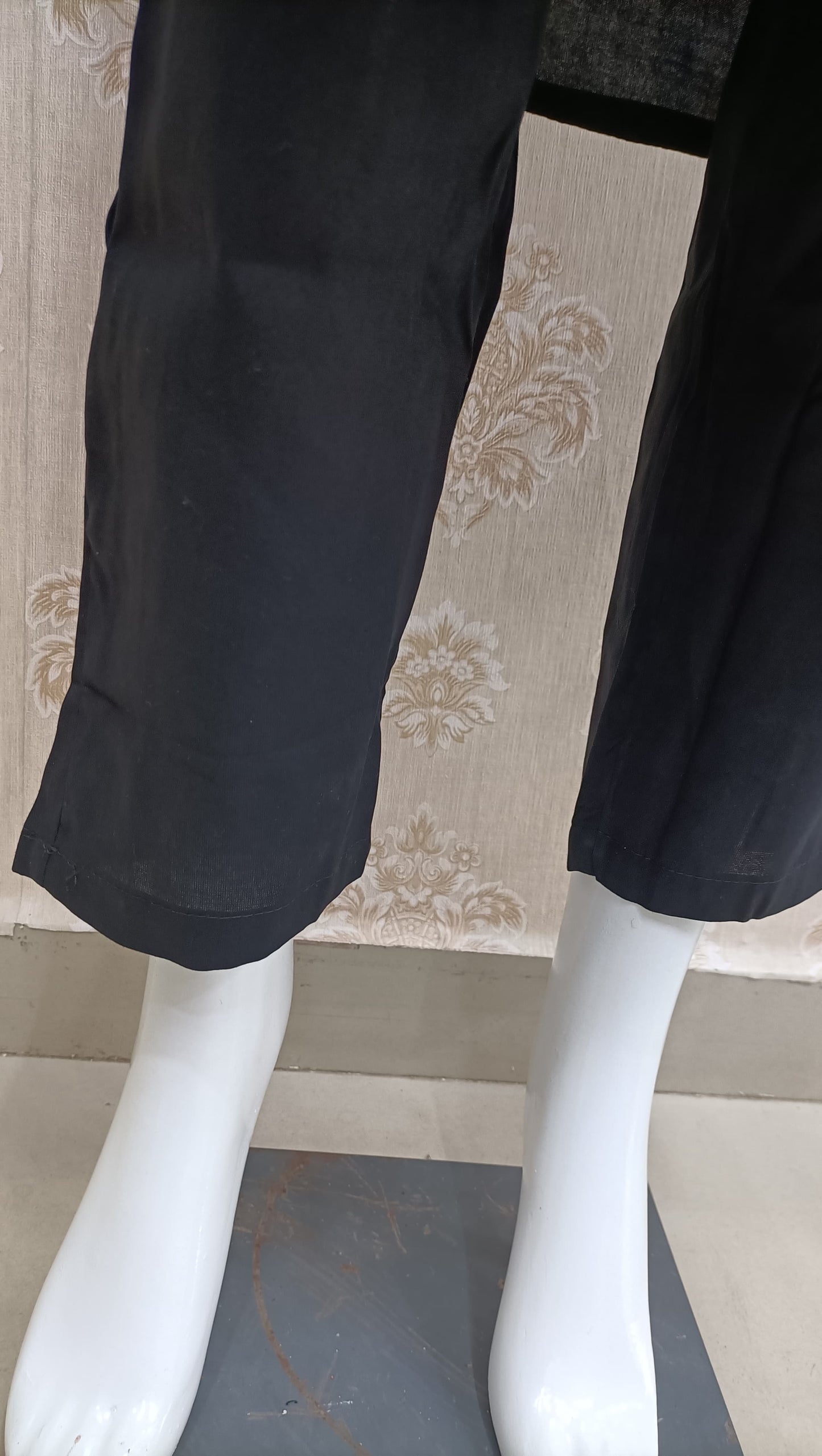 Monochrome Architectural Print Kurta Set – Rayon 2-Piece