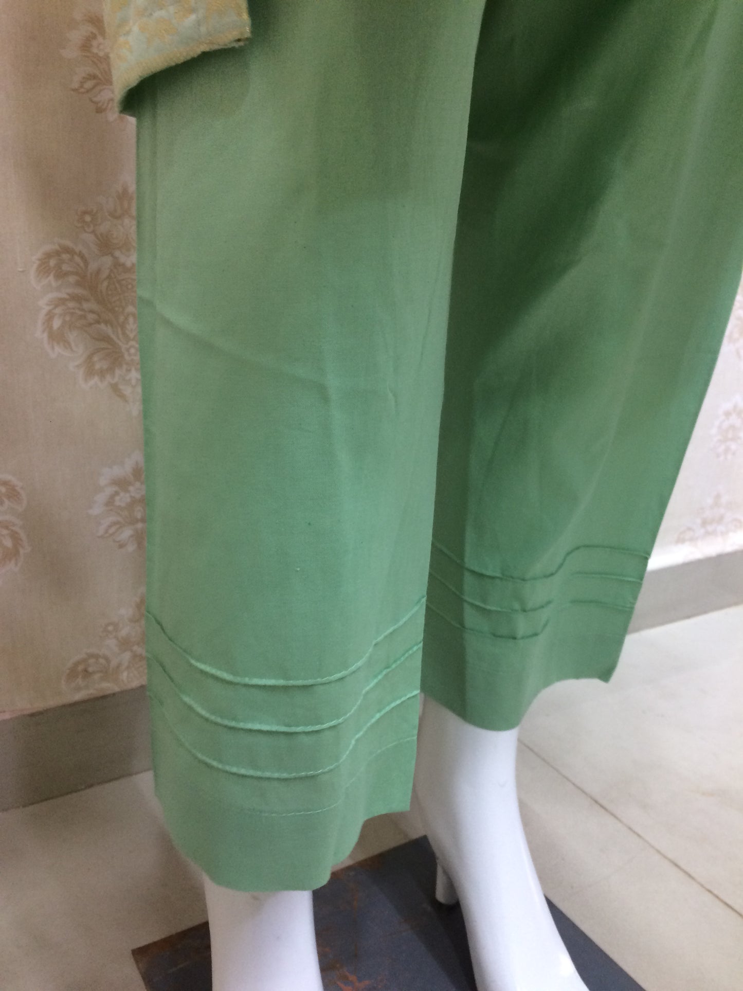 Saphron 2 pcs set pista green