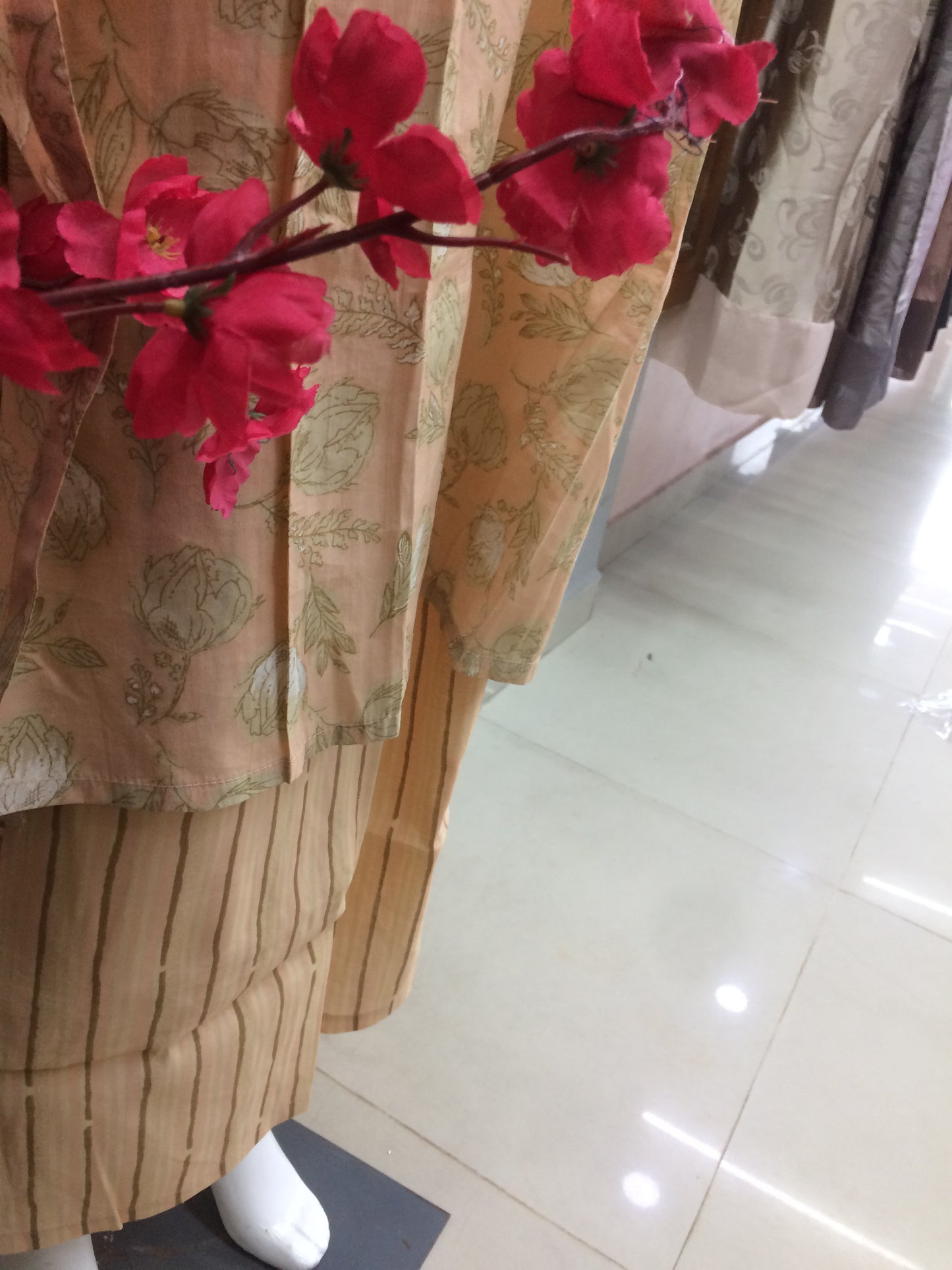 Silk blend embroidered suit set