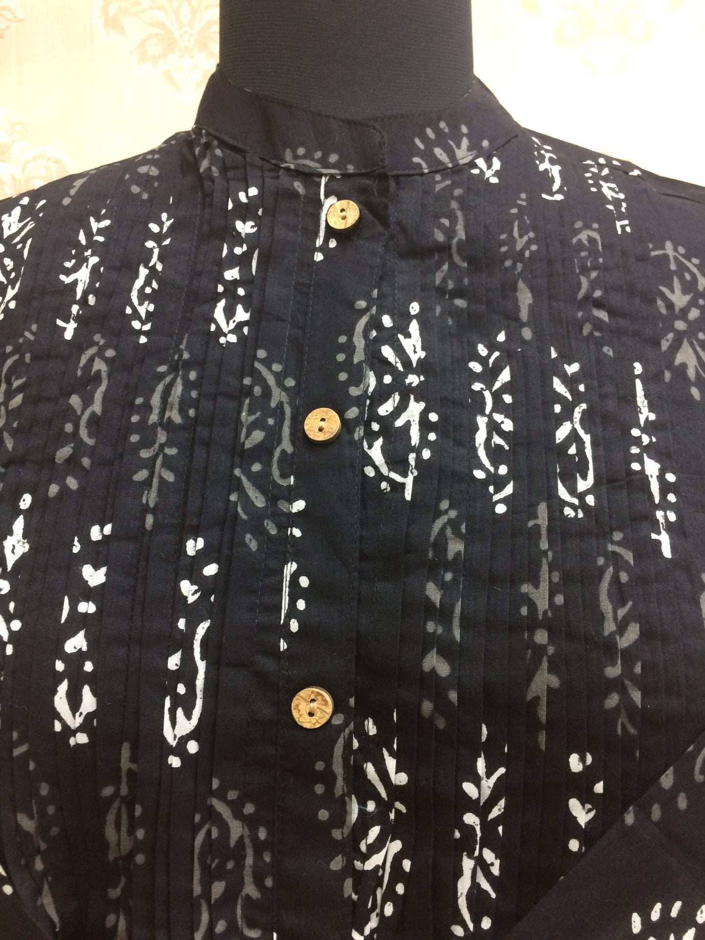 Black and white pintex design