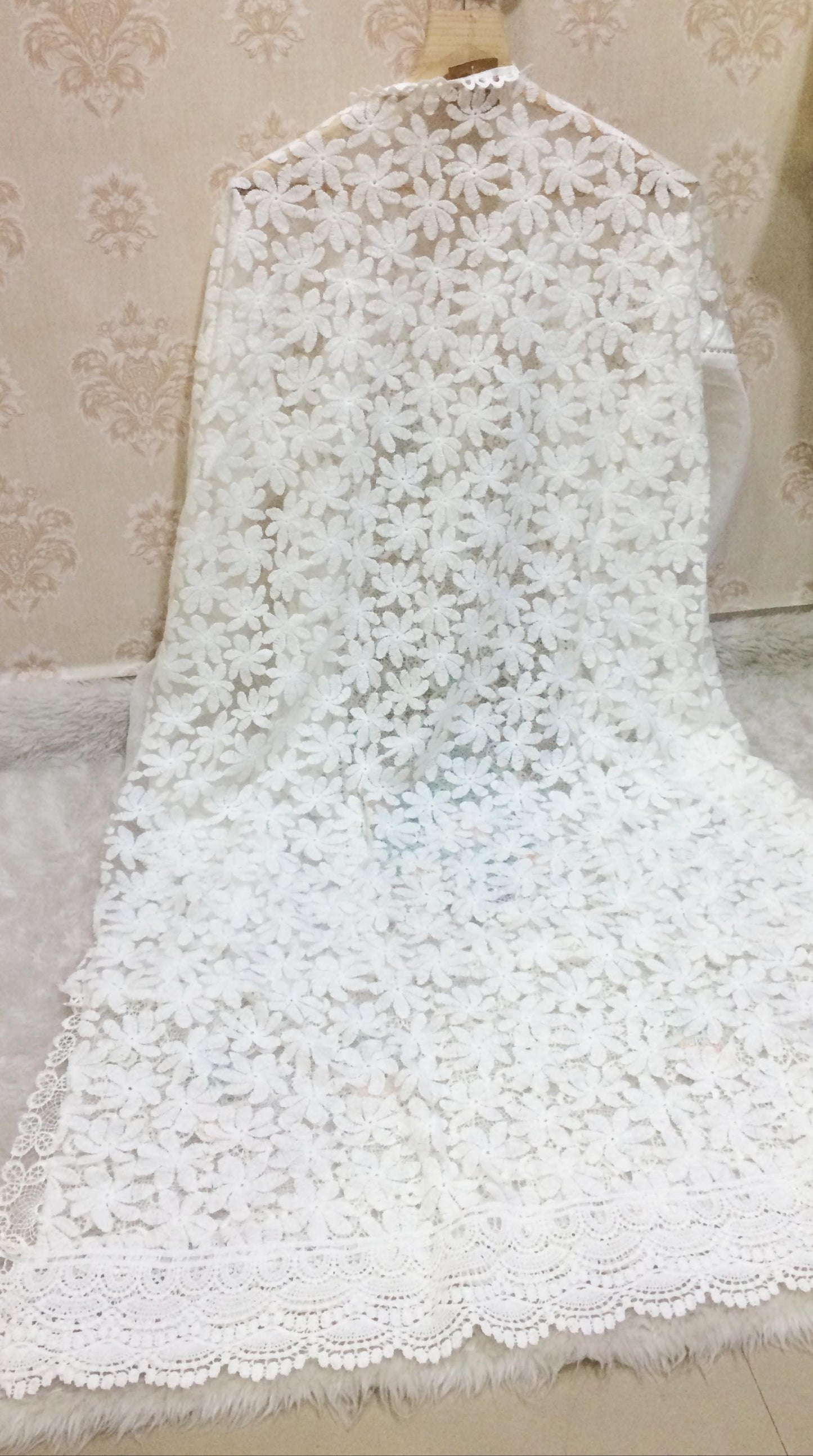 Mah-e-gulshan white 4pcs dress material