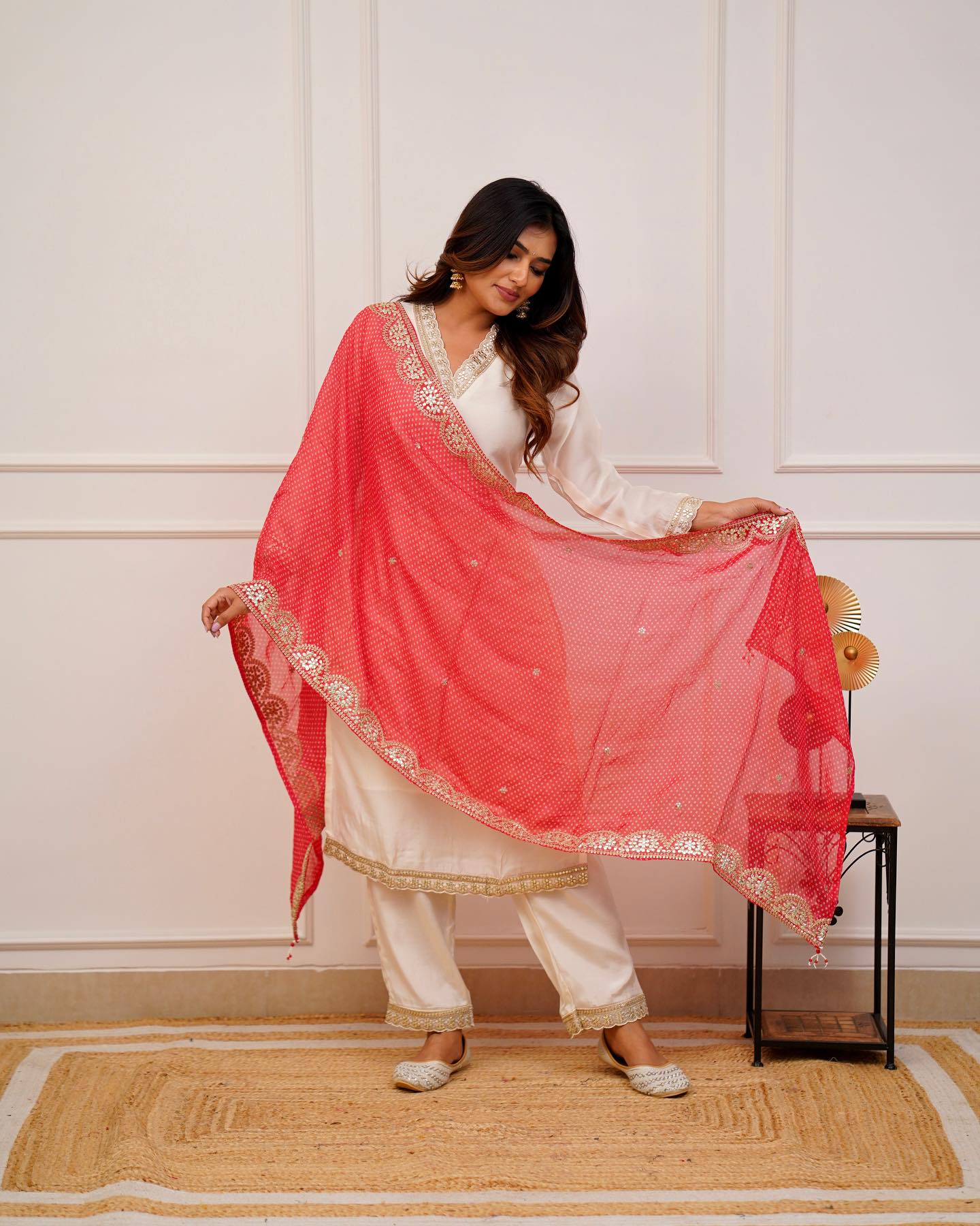 Plain white with red dupatta Sets