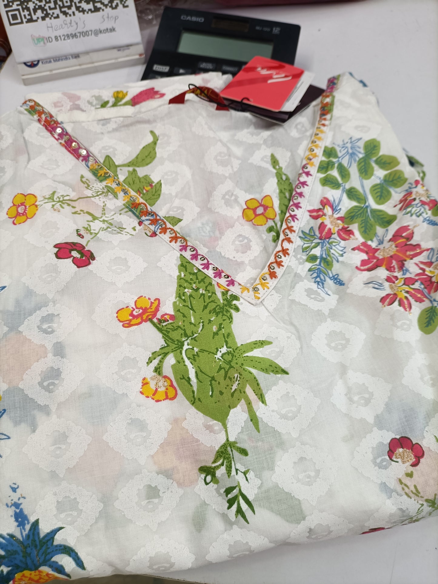 W White red flower a-line style