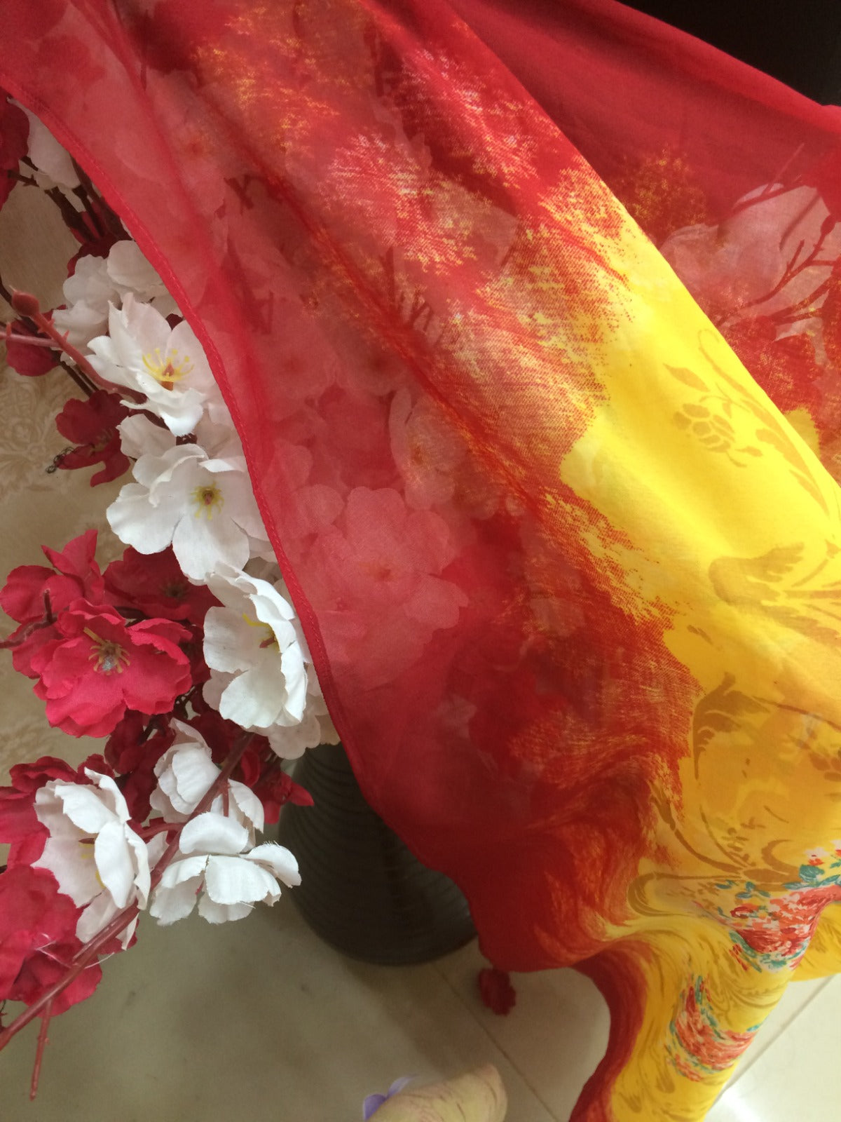 Yellow & Maroon Border with Scallop Edge