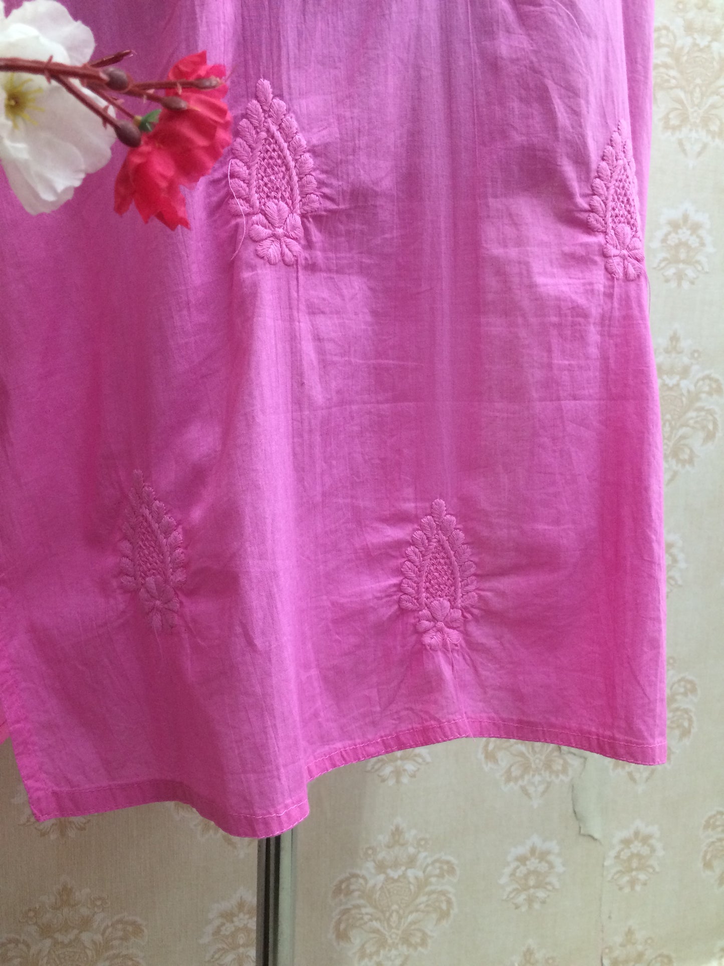 Pink shaded lucknowi kurti