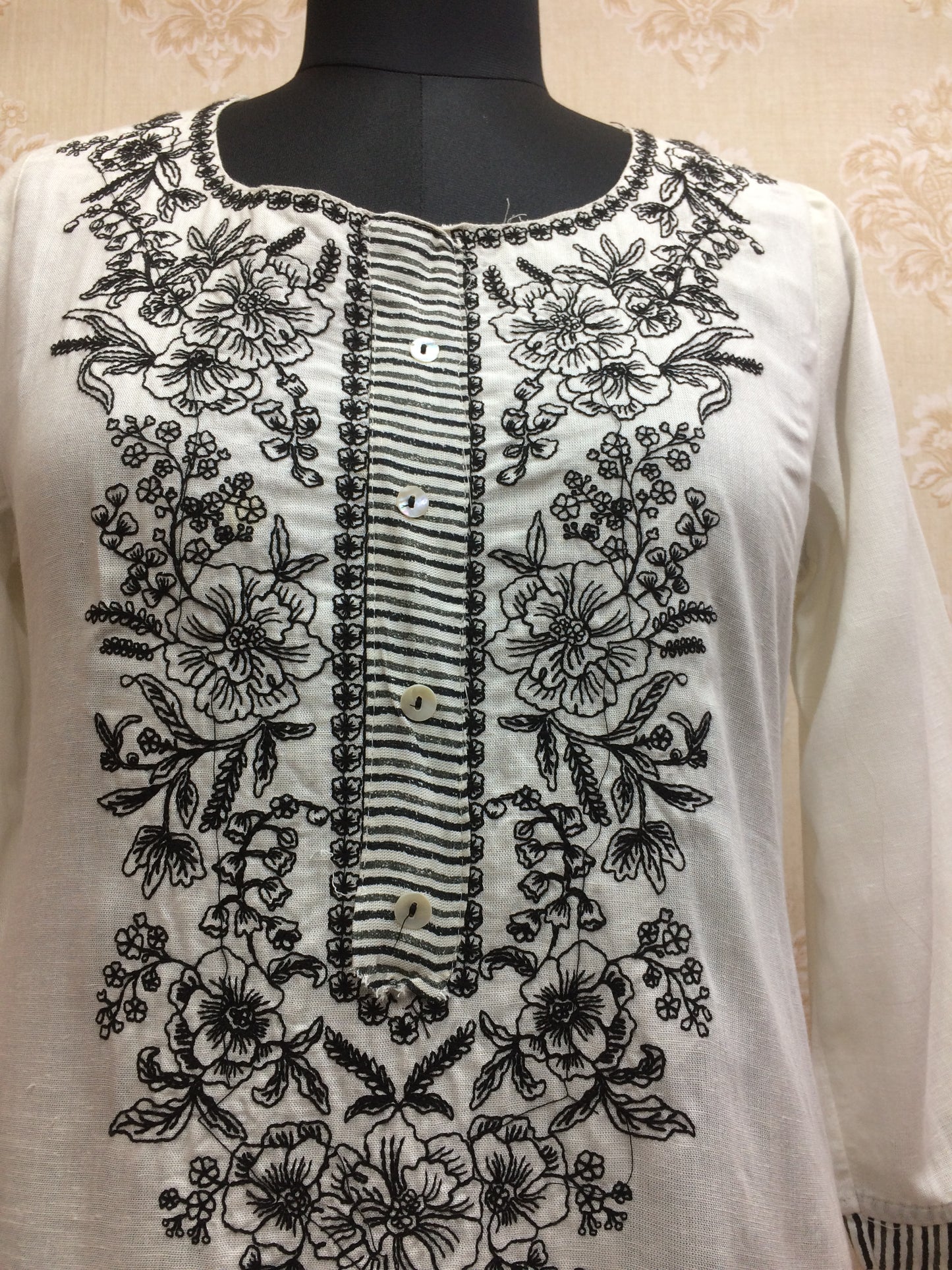 Elegant White Cotton Kurti with Black Floral & Thread Embroidery