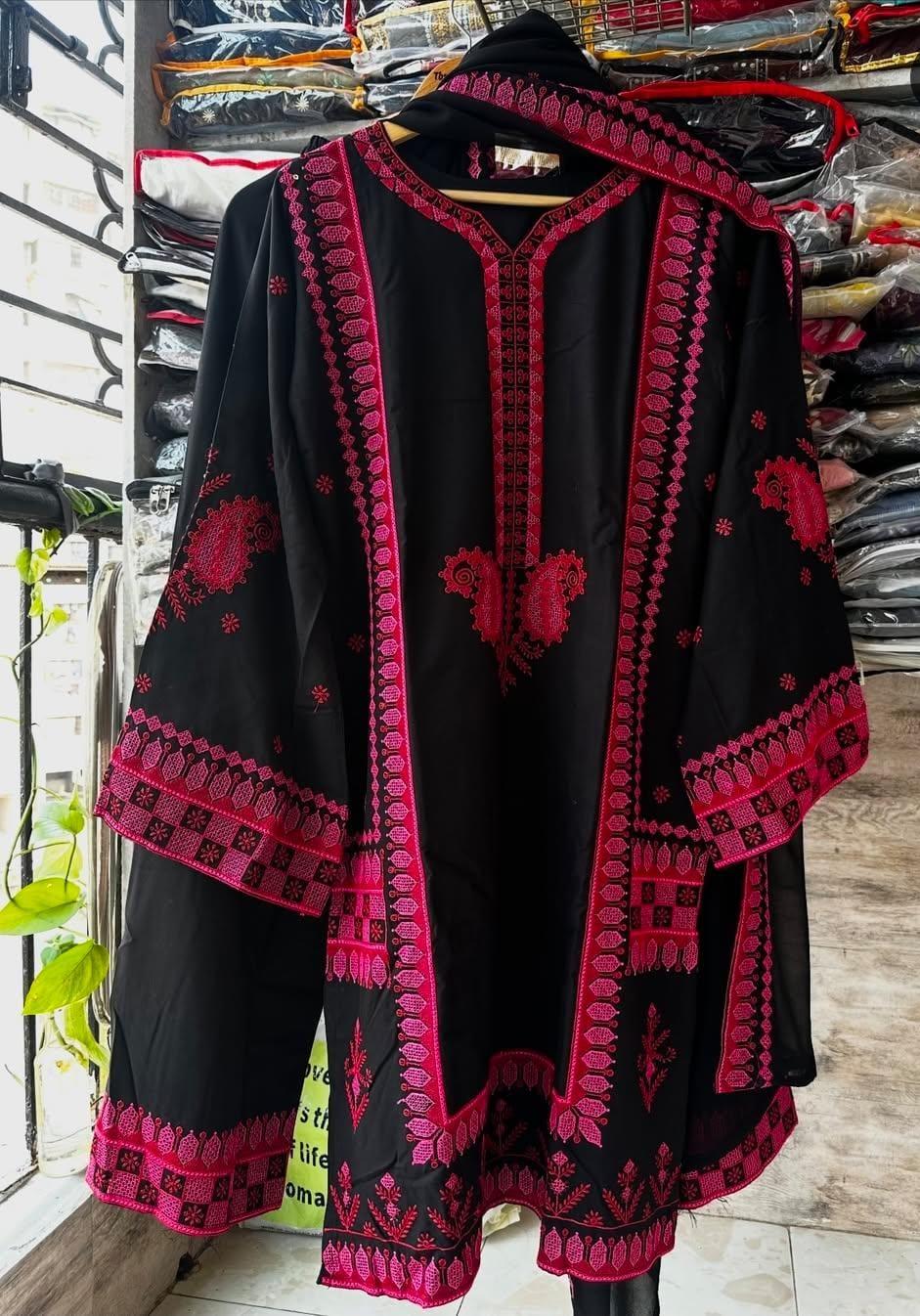 Jinan Elegant Hand-Embroidered Palestinian Thobe – Jet Black & Crimson