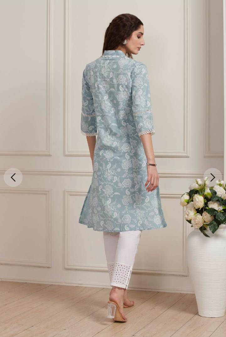 Sky Blue Floral Print Kurta with Lace Detailing se