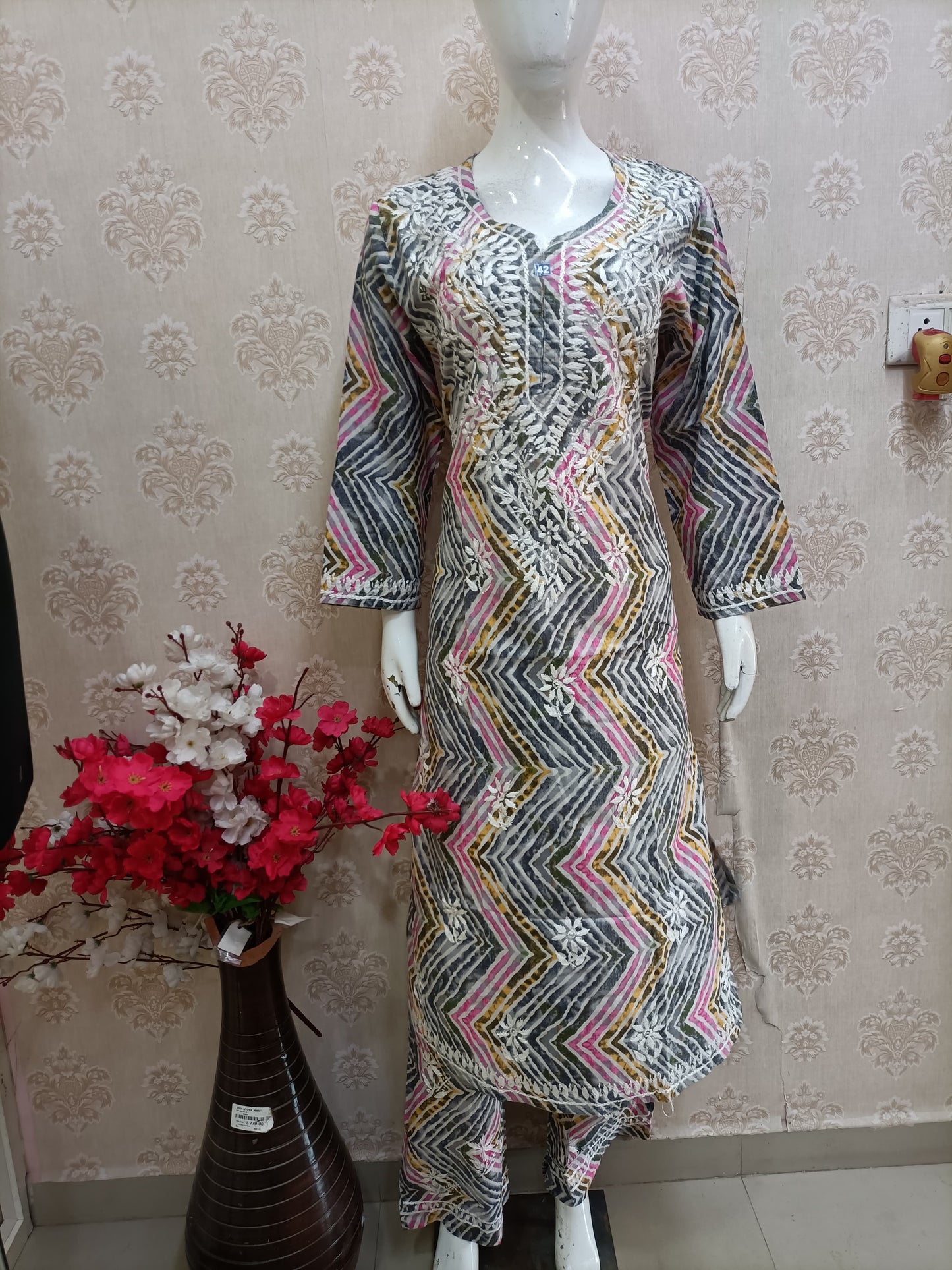 Halo Mora Elegant Multi-Color Zig-Zag Print Lucknowi kurta set
