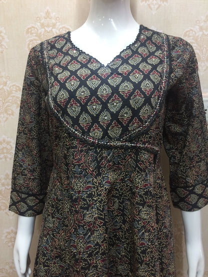 Round black Jaipuri