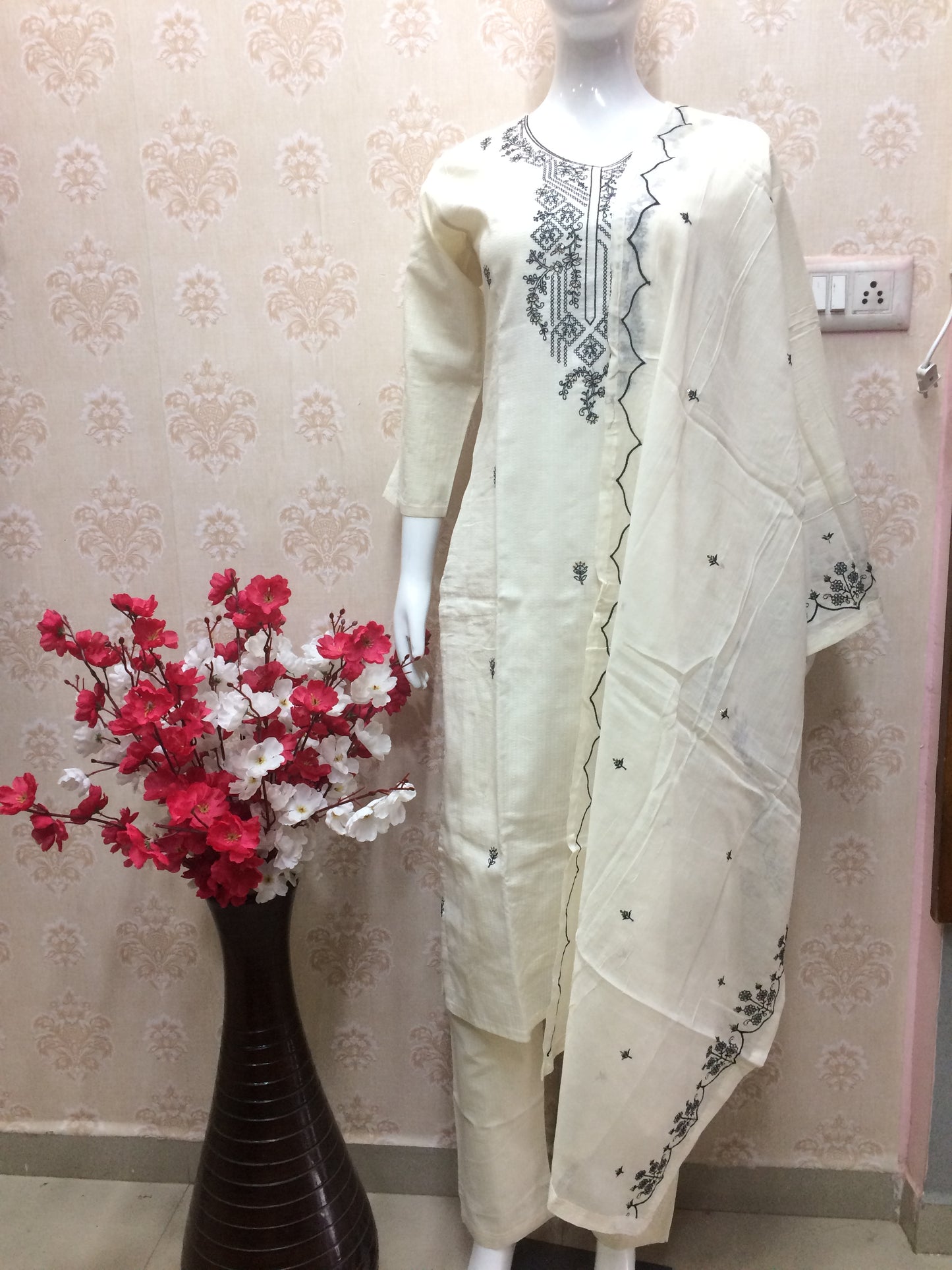White -Blk cotton dress