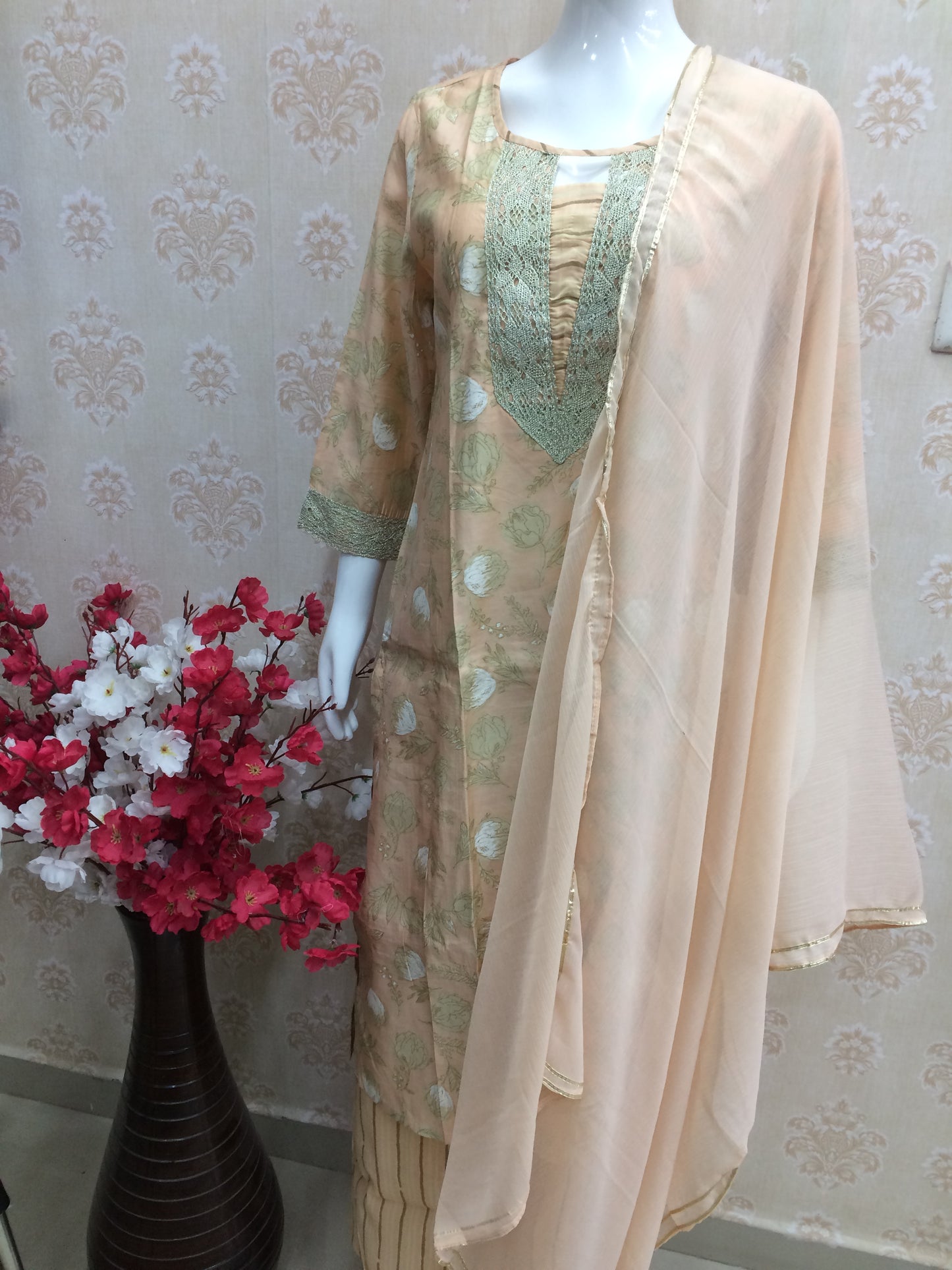 Silk blend embroidered suit set