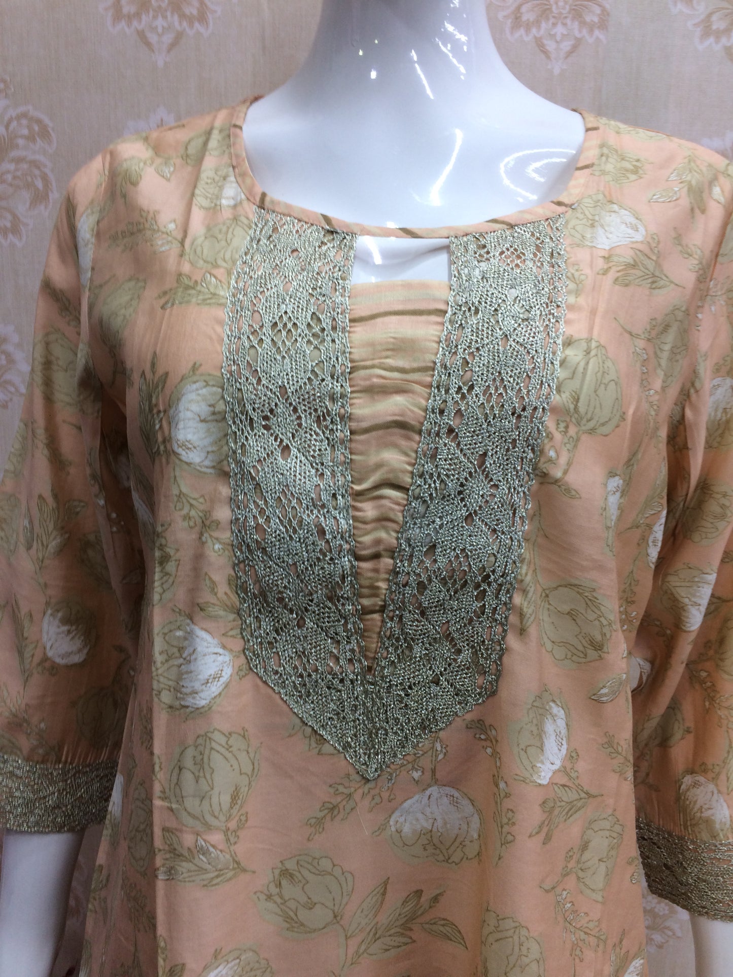 Silk blend embroidered suit set