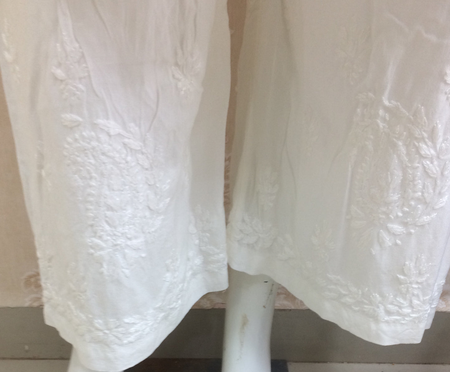 White Lucknowi 3 pcs chiffon dupatta