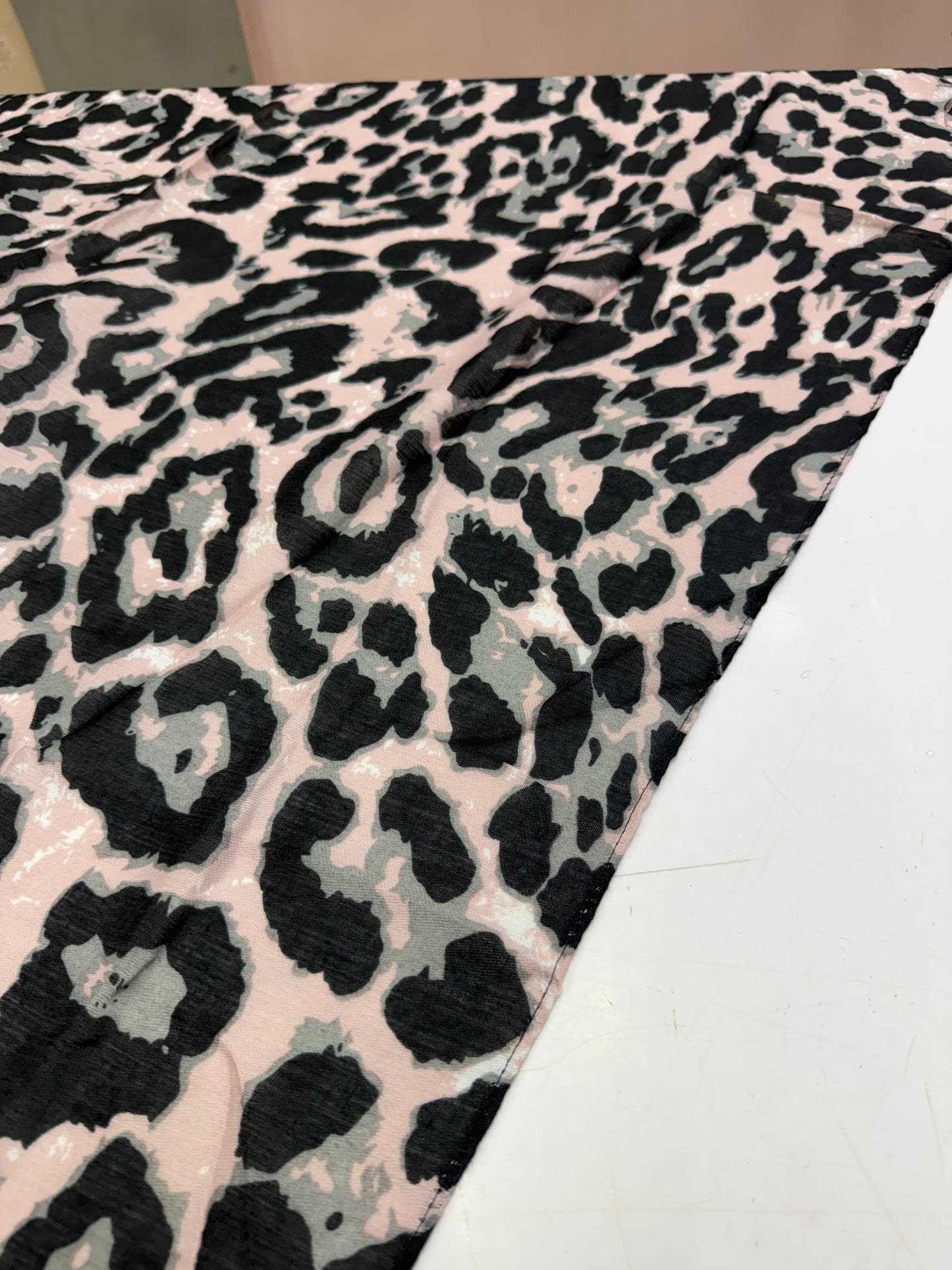 Luxury Leopard Print Scarf Pink