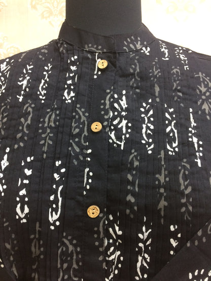 Black and white pintex design