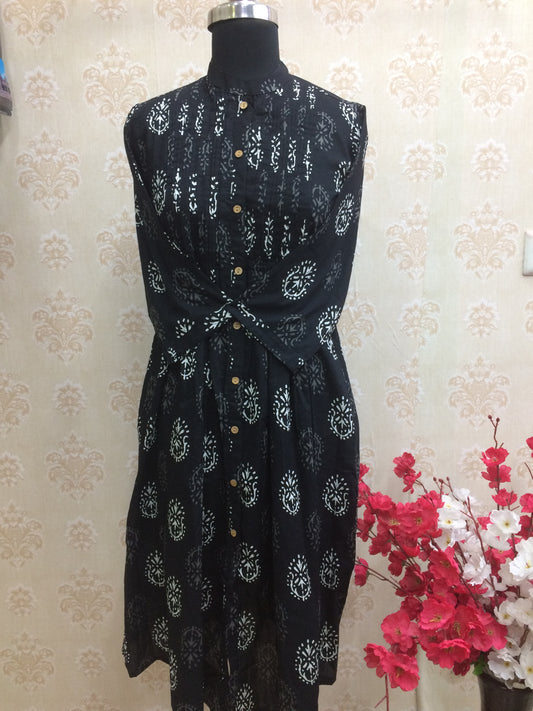 Black and white pintex design