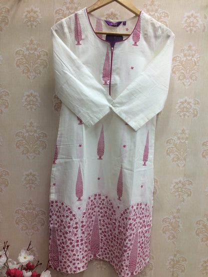Rangriti white- green low range kurta
