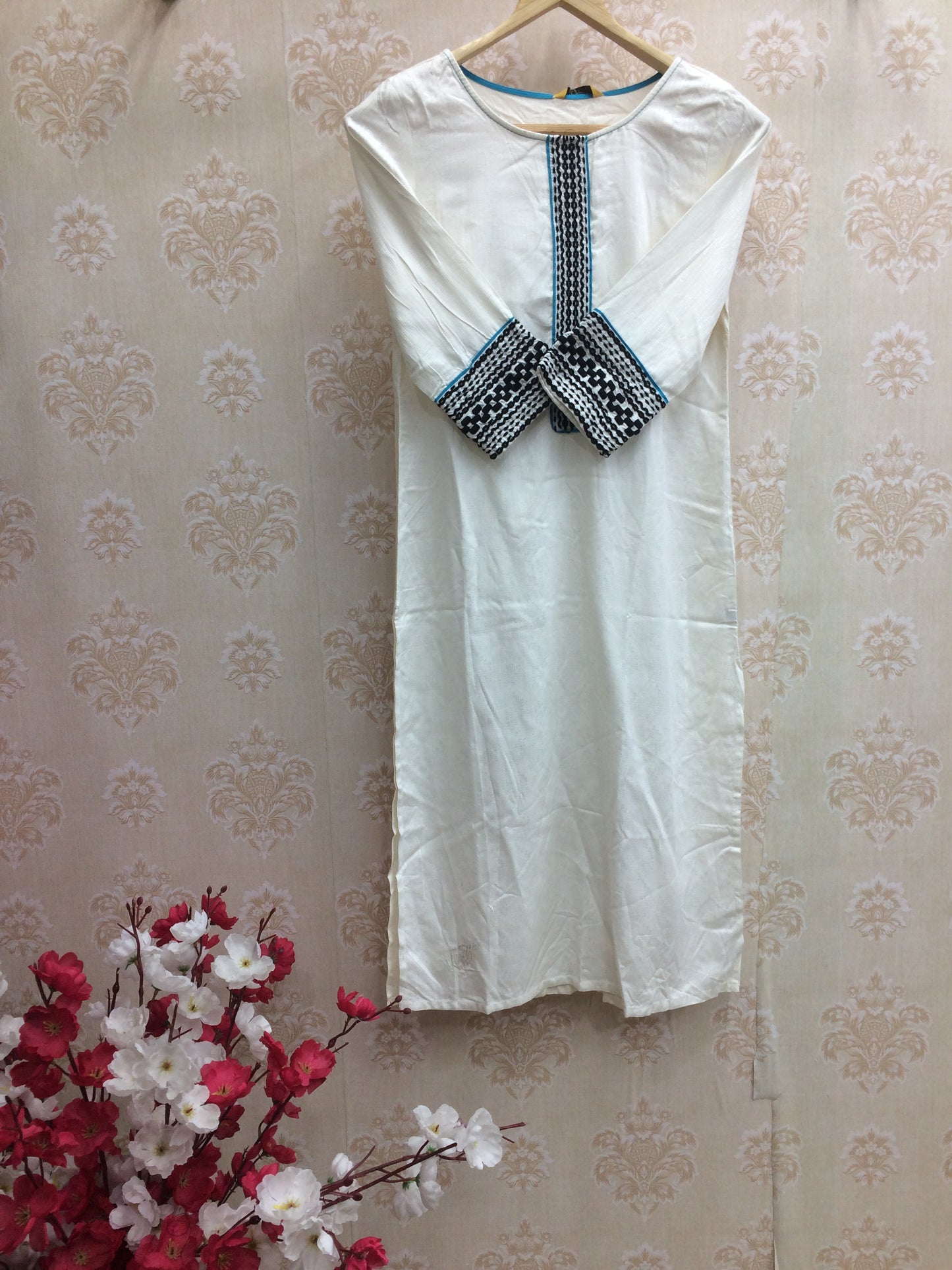 Aurelia white kurti