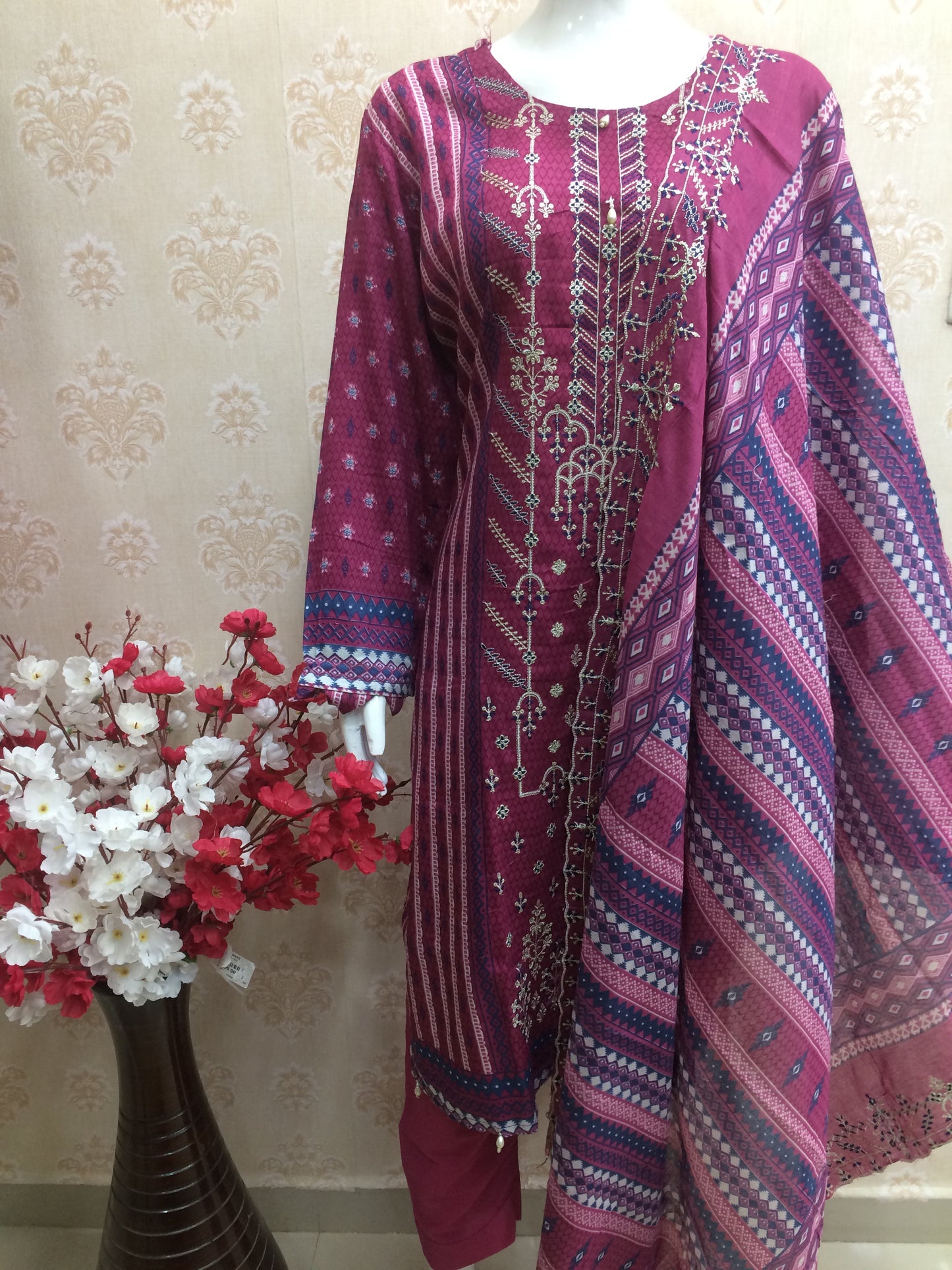 Riwayat pakistani magenta
