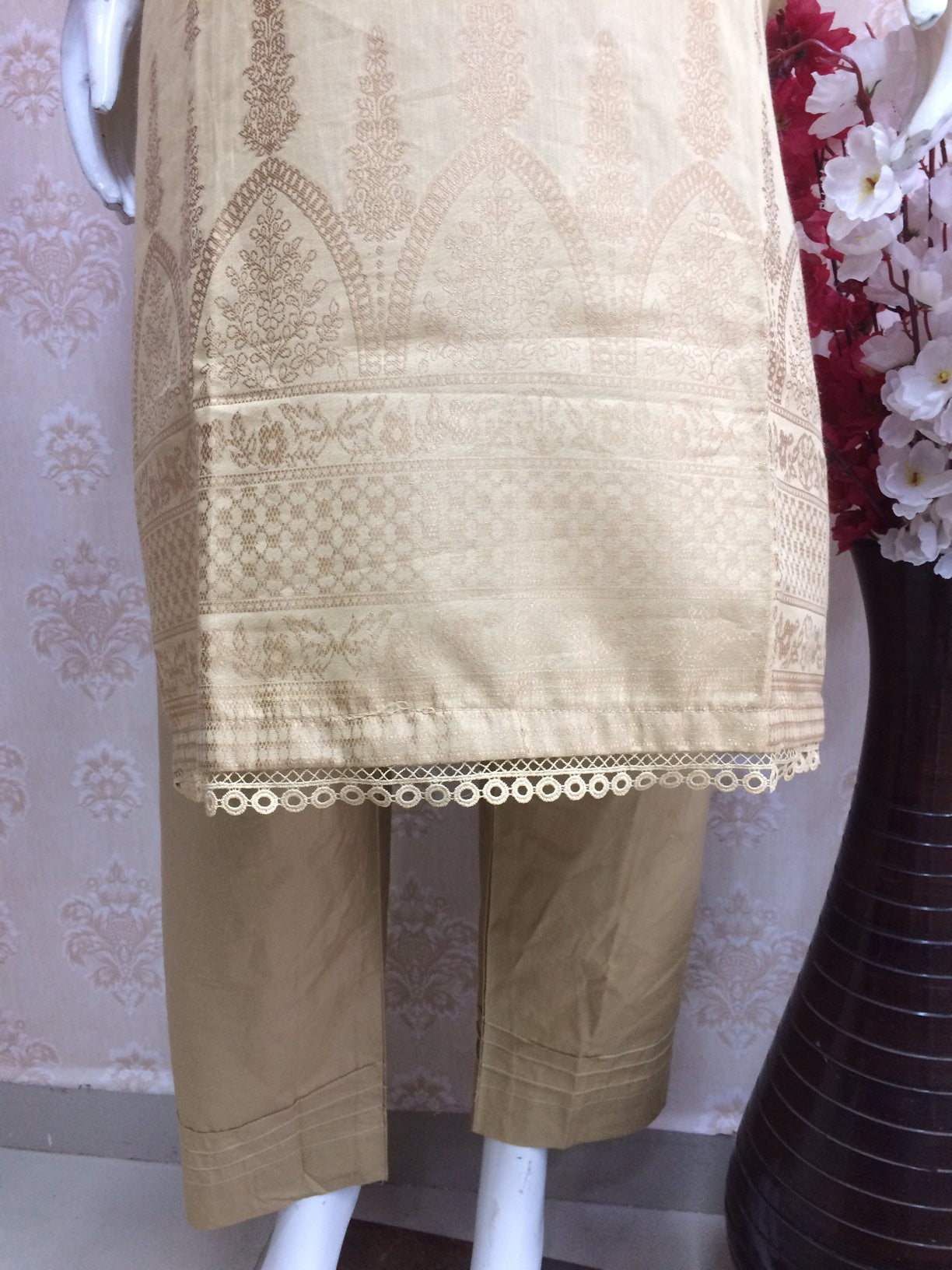 Saphron 2 pcs set cream