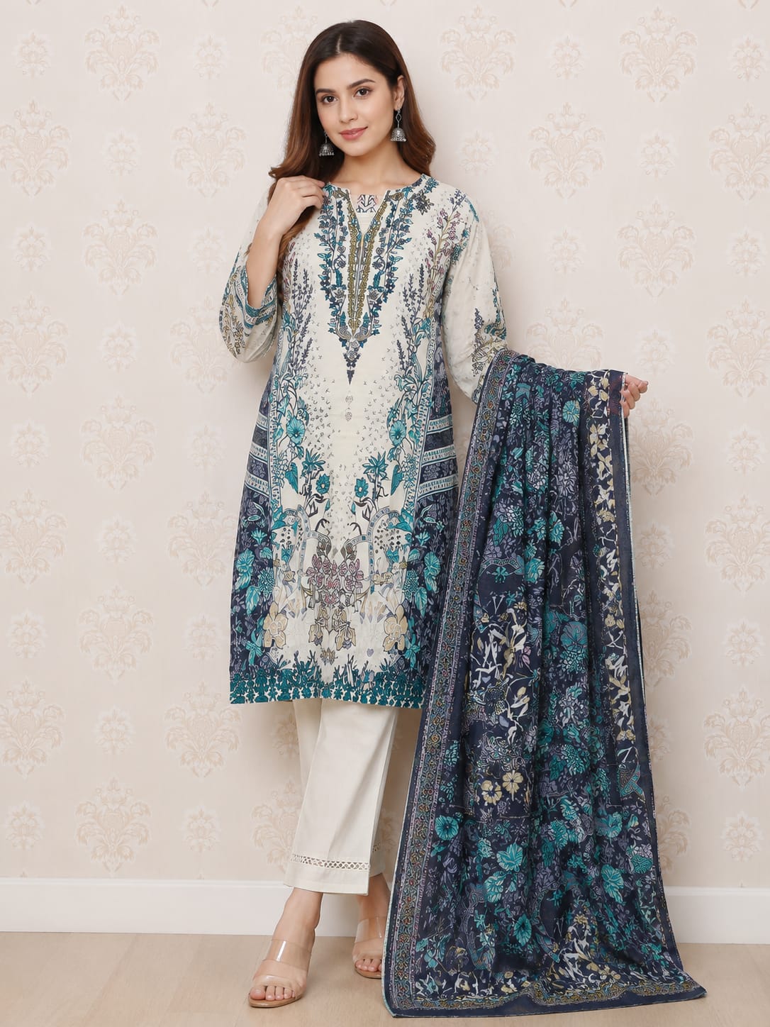 Ayra Pakistani style 3-Piece Suit