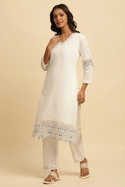 Hunera W- white dress with organza dupatta