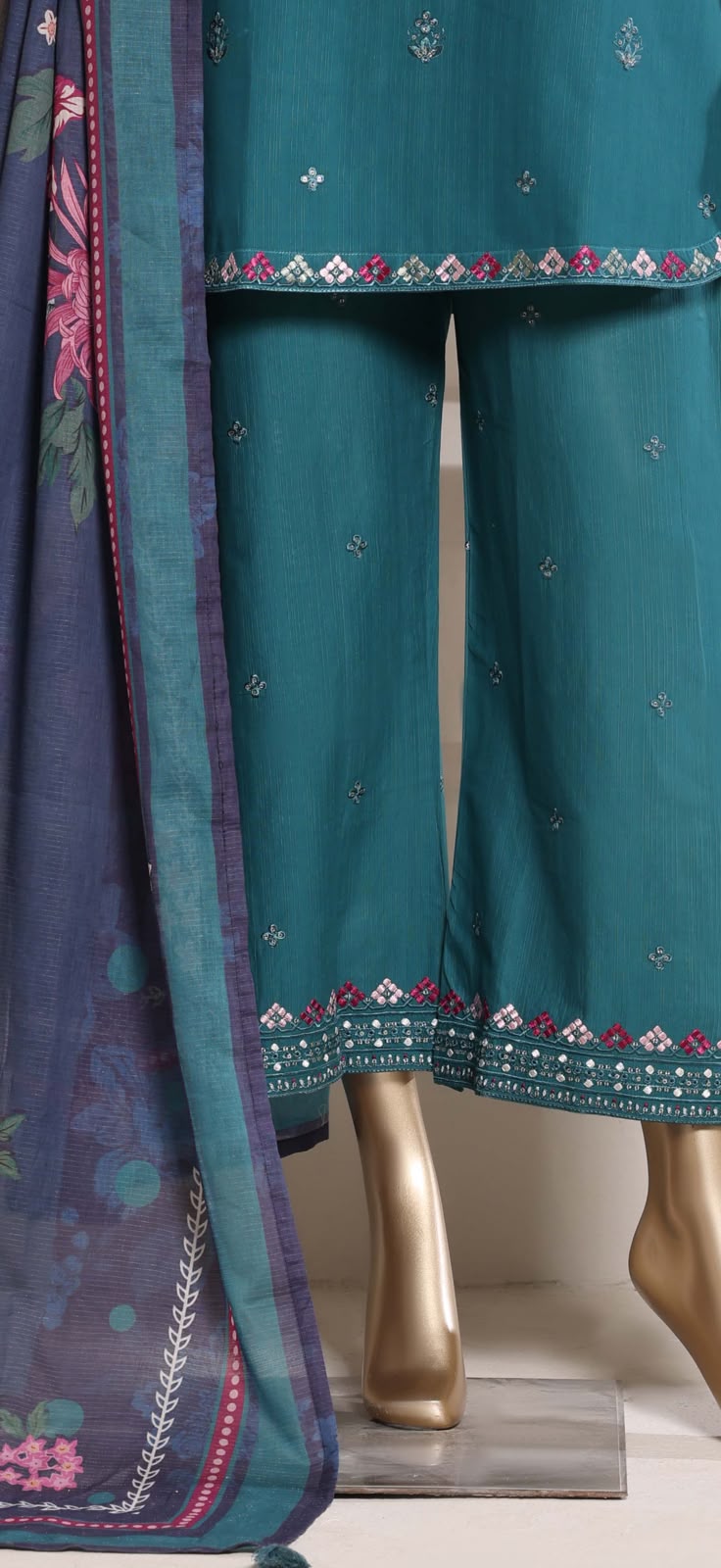 Sadabahar Eclair Embroidered 3 Piece Collection 2026