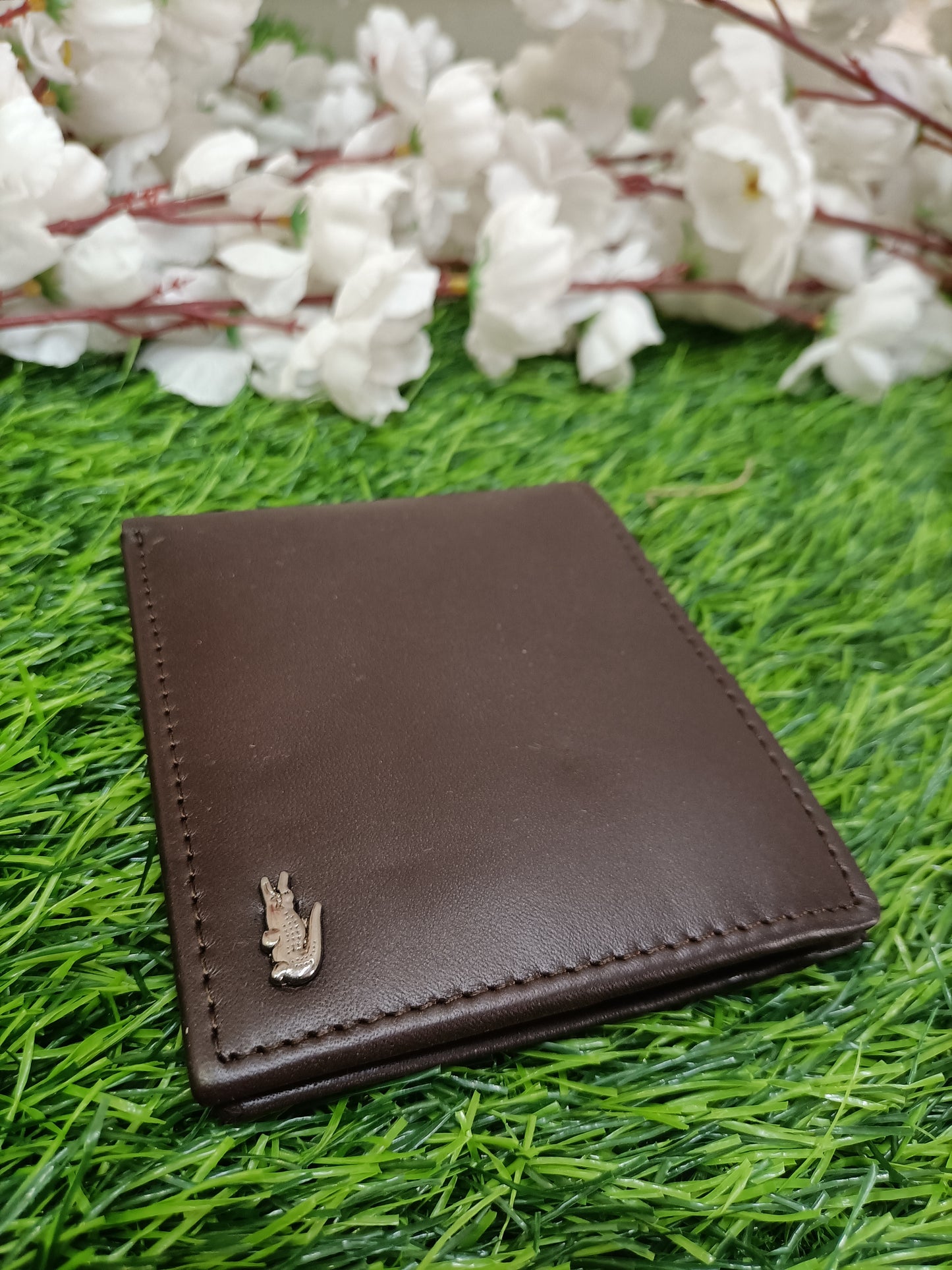 Men’s Classic Slim Bifold Wallet – Premium Faux Leather with Metallic Emblem