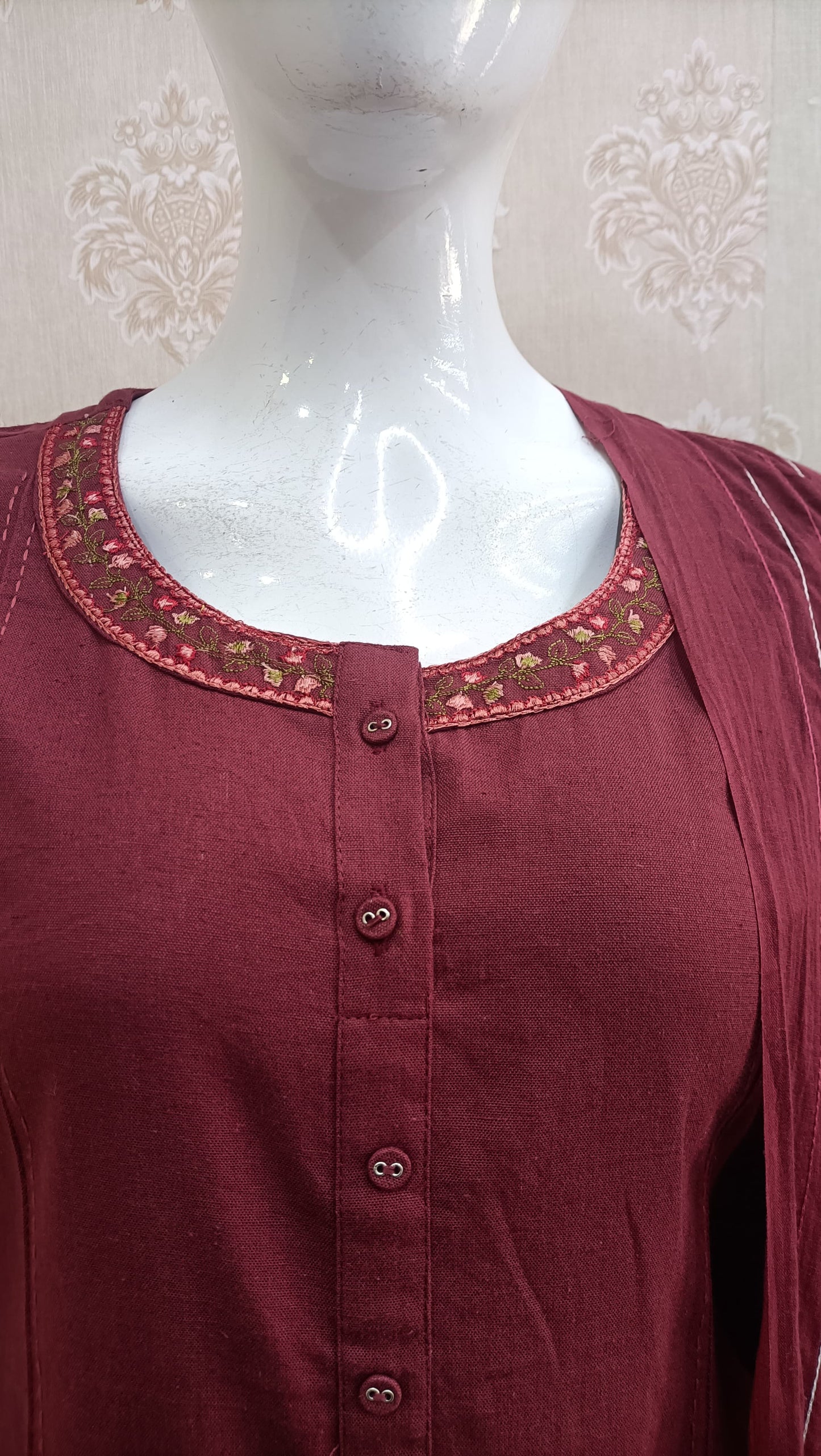 Sofiya Floral Embroidered Kurta pent Set
