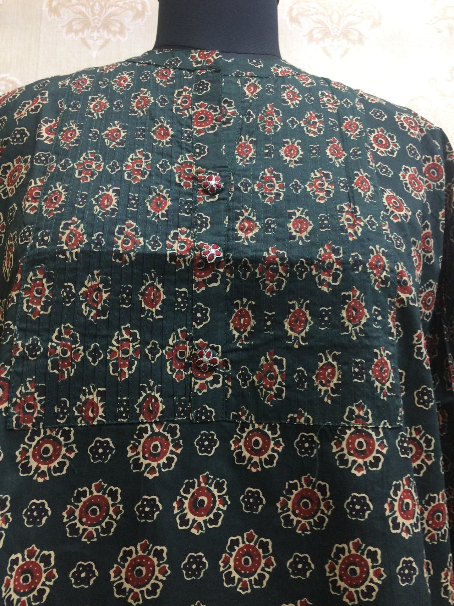Dark Green Jaipuri Print Cotton Short Kurti with Mandarin Collar