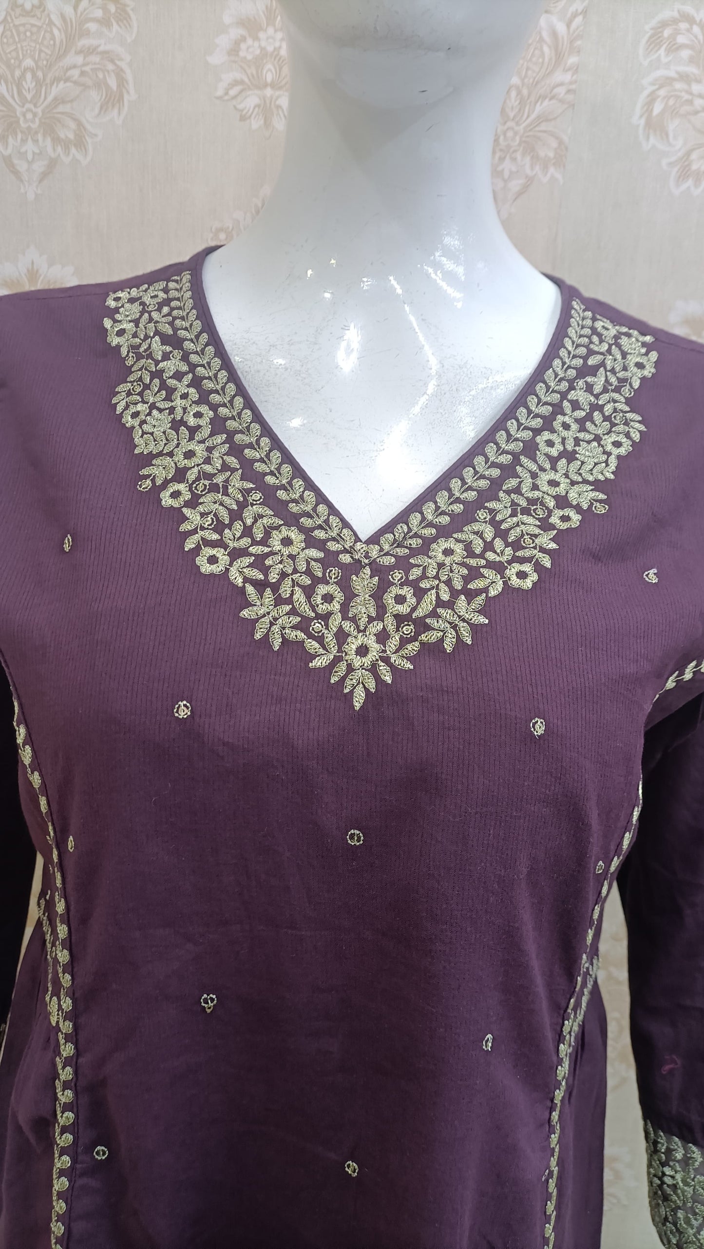 Neha Embroidered Kurta pent Set