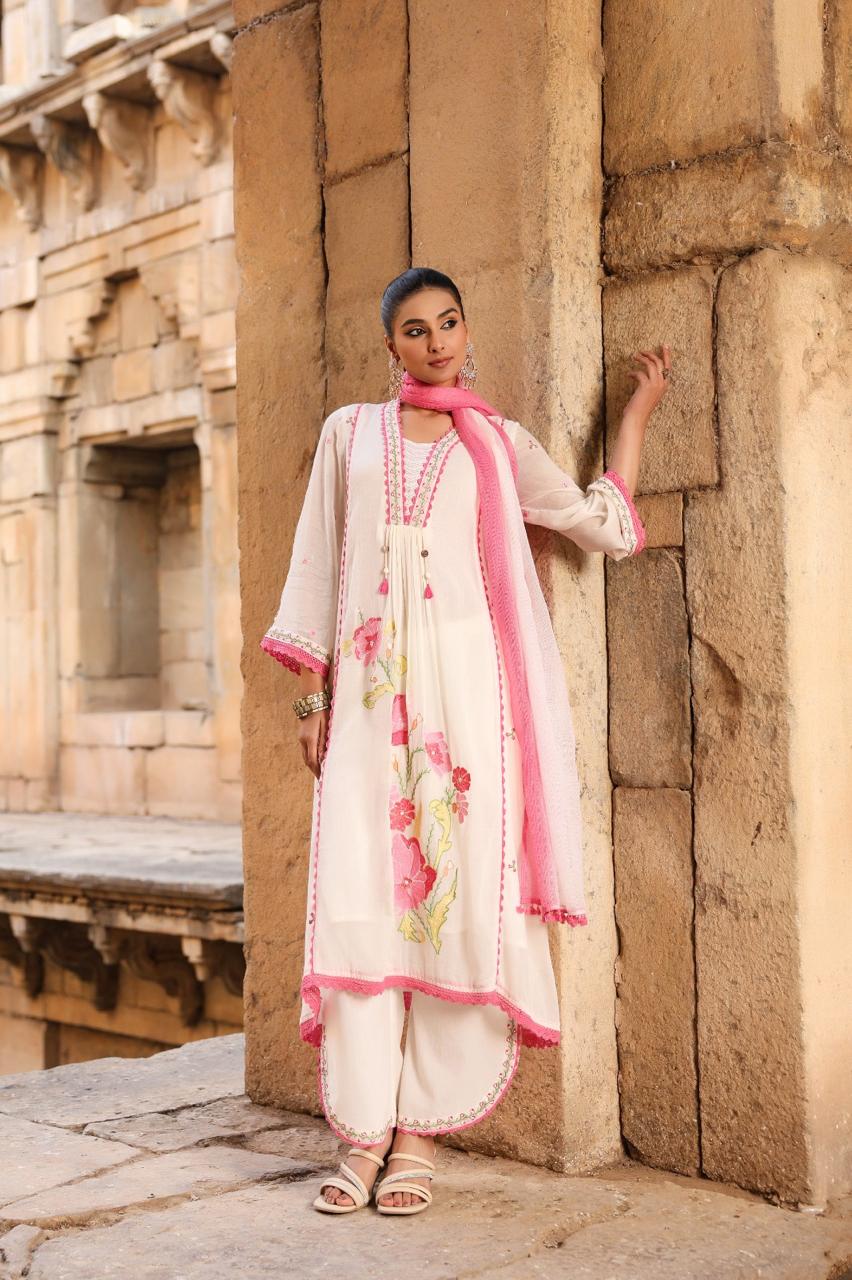 Taiba off white & Pink Floral Embroidered Anarkali