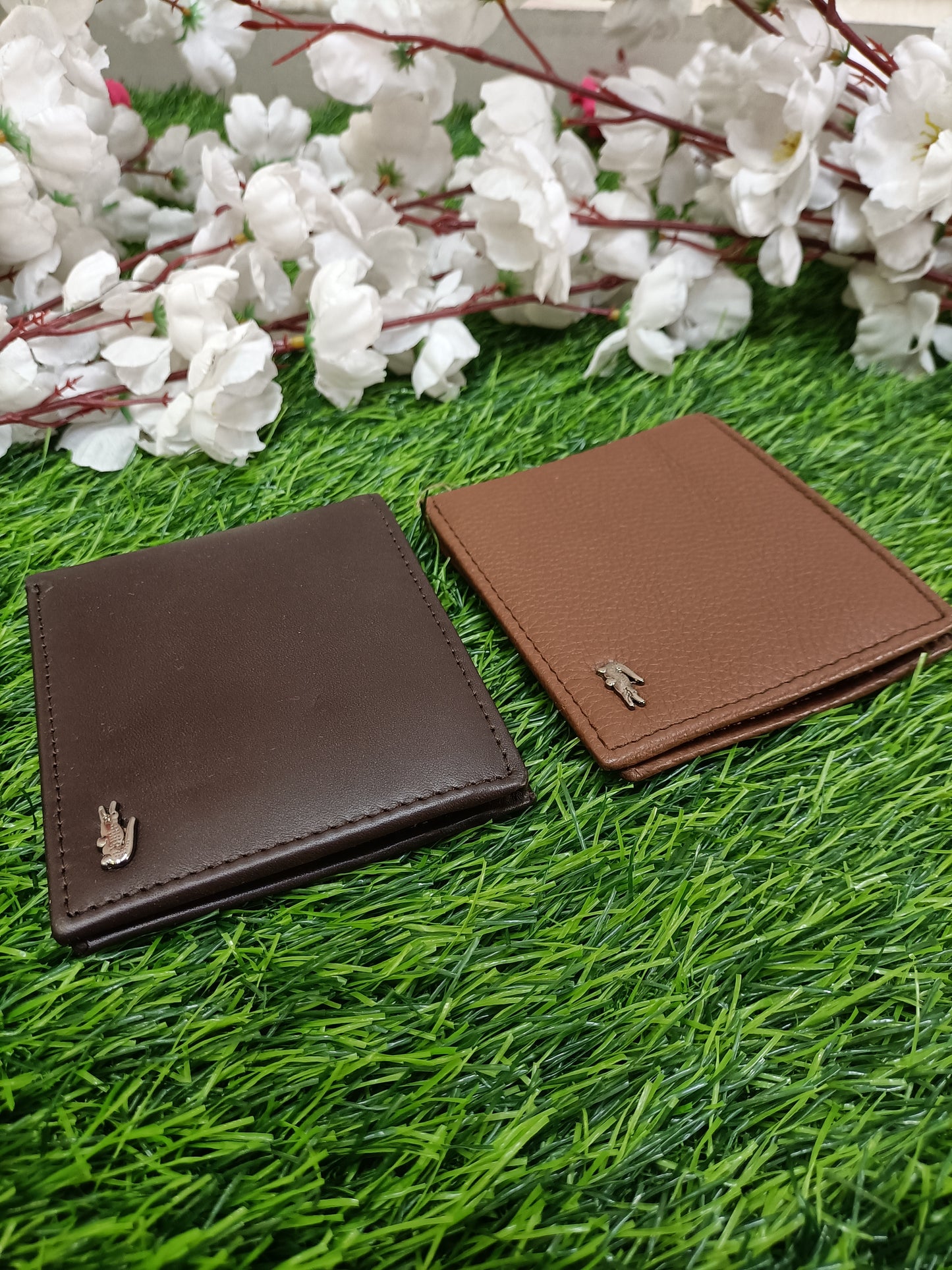 Men’s Classic Slim Bifold Wallet – Premium Faux Leather with Metallic Emblem