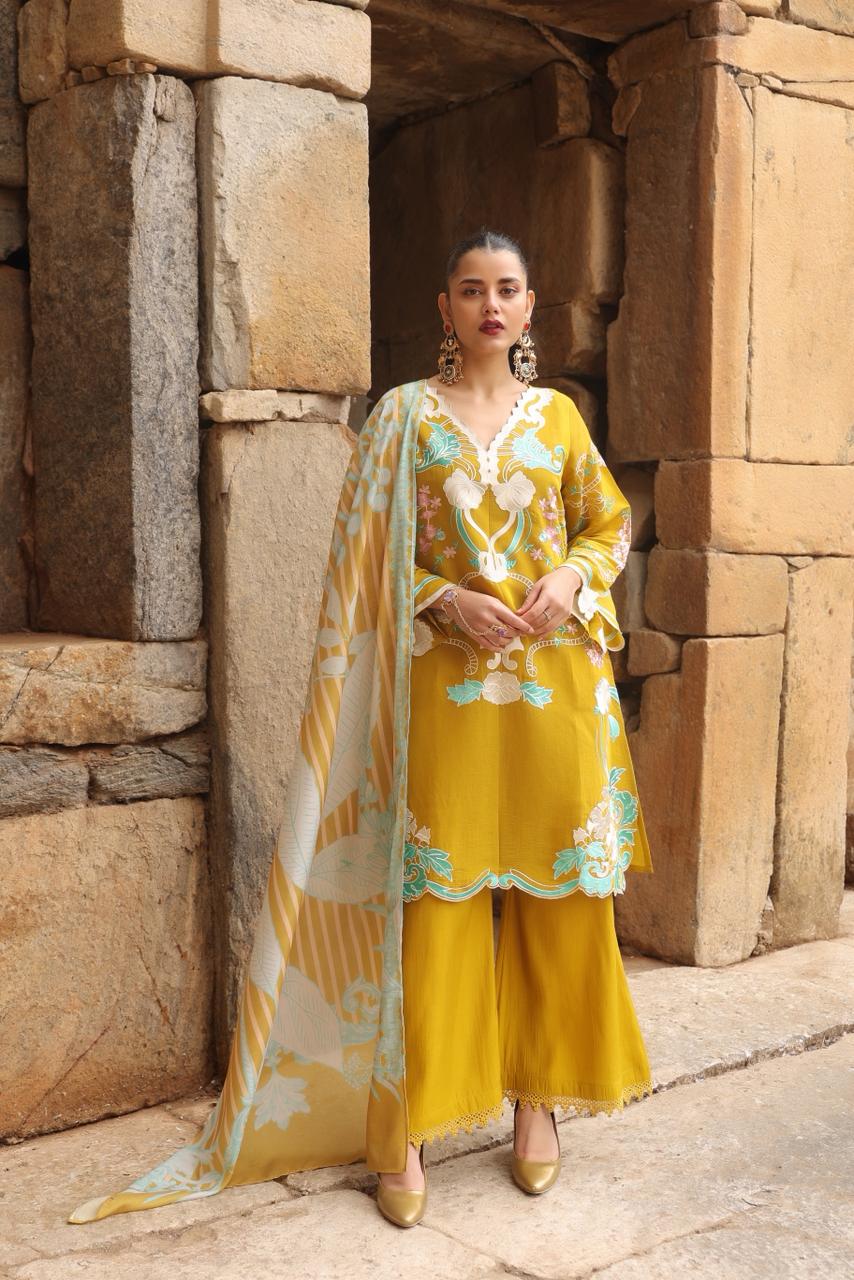 Embroidered Kurta Set with Straight Pants & Dupatta