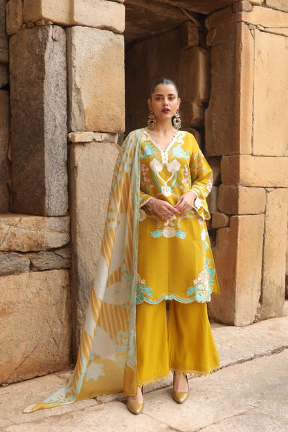 Embroidered Kurta Set with Straight Pants & Dupatta