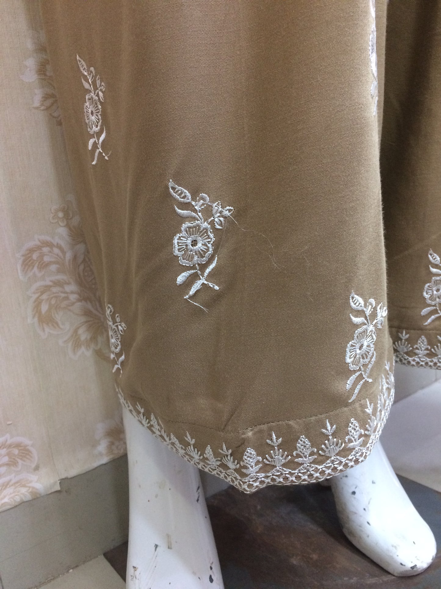 Luxury Beige Embroidered 3-Piece Suit