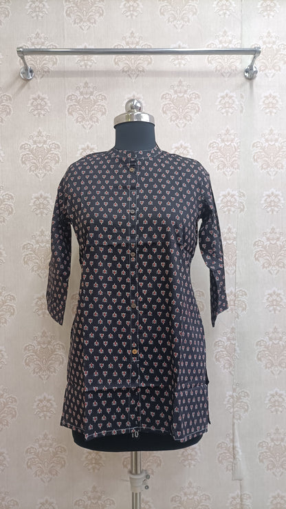 Black & Red Ditsy Print Short Kurti