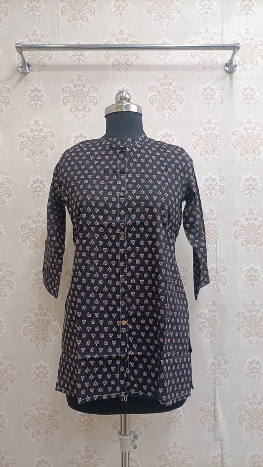 Black & Red Ditsy Print Short Kurti