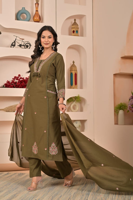 Hawa Green Embroidered Straight Kurta Set