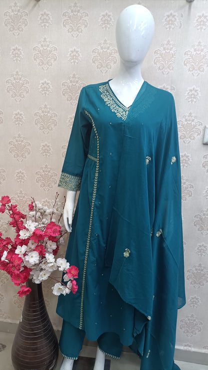 Nomi Elegant Embroidered Mauve Kurta pent Set