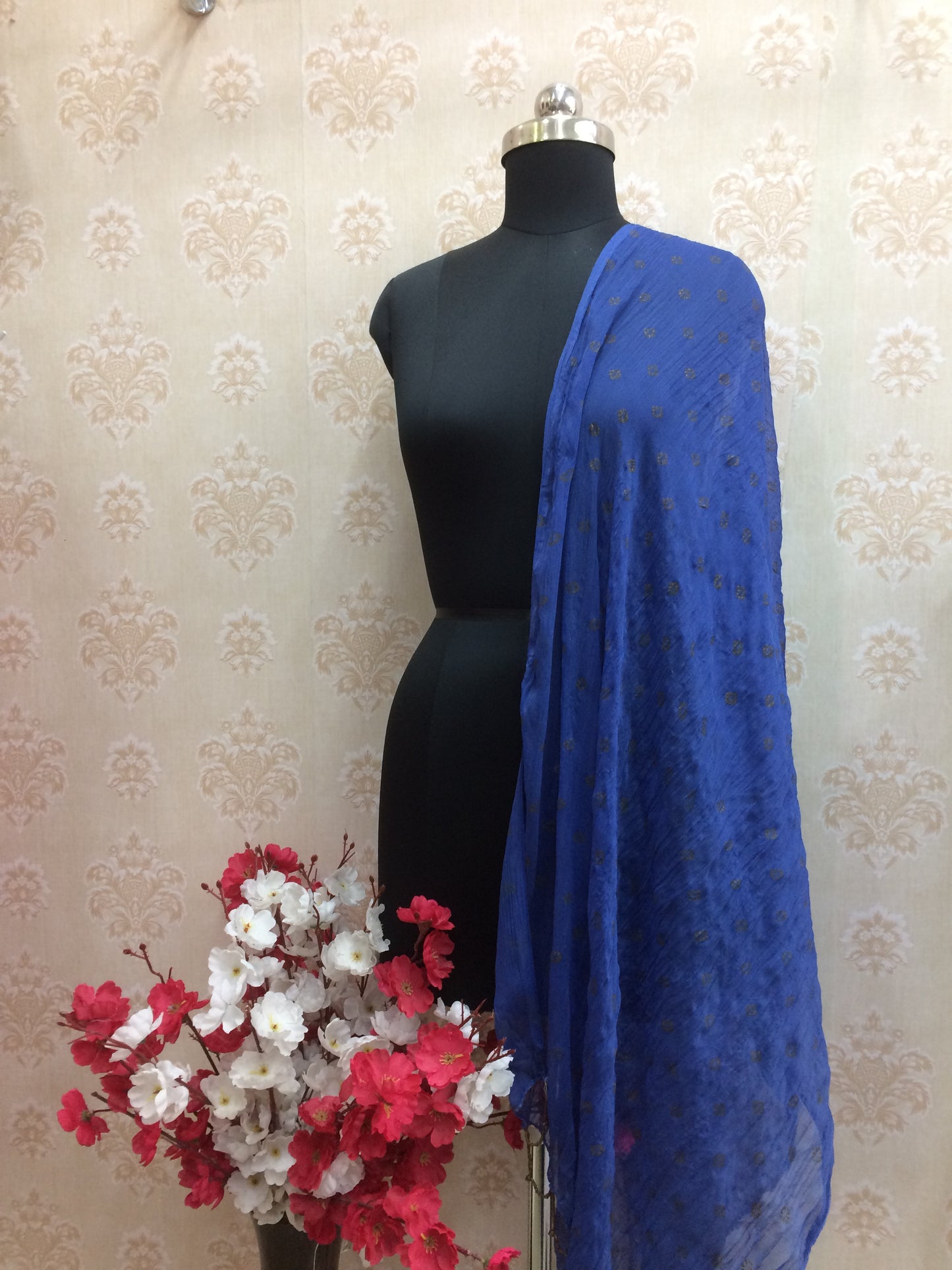 Golden floral printed detailed
