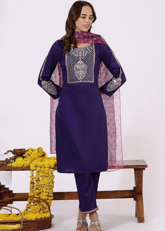 Luxurious Purple Embroidered Cotton Silk Kurta Set with Organza Dupatta