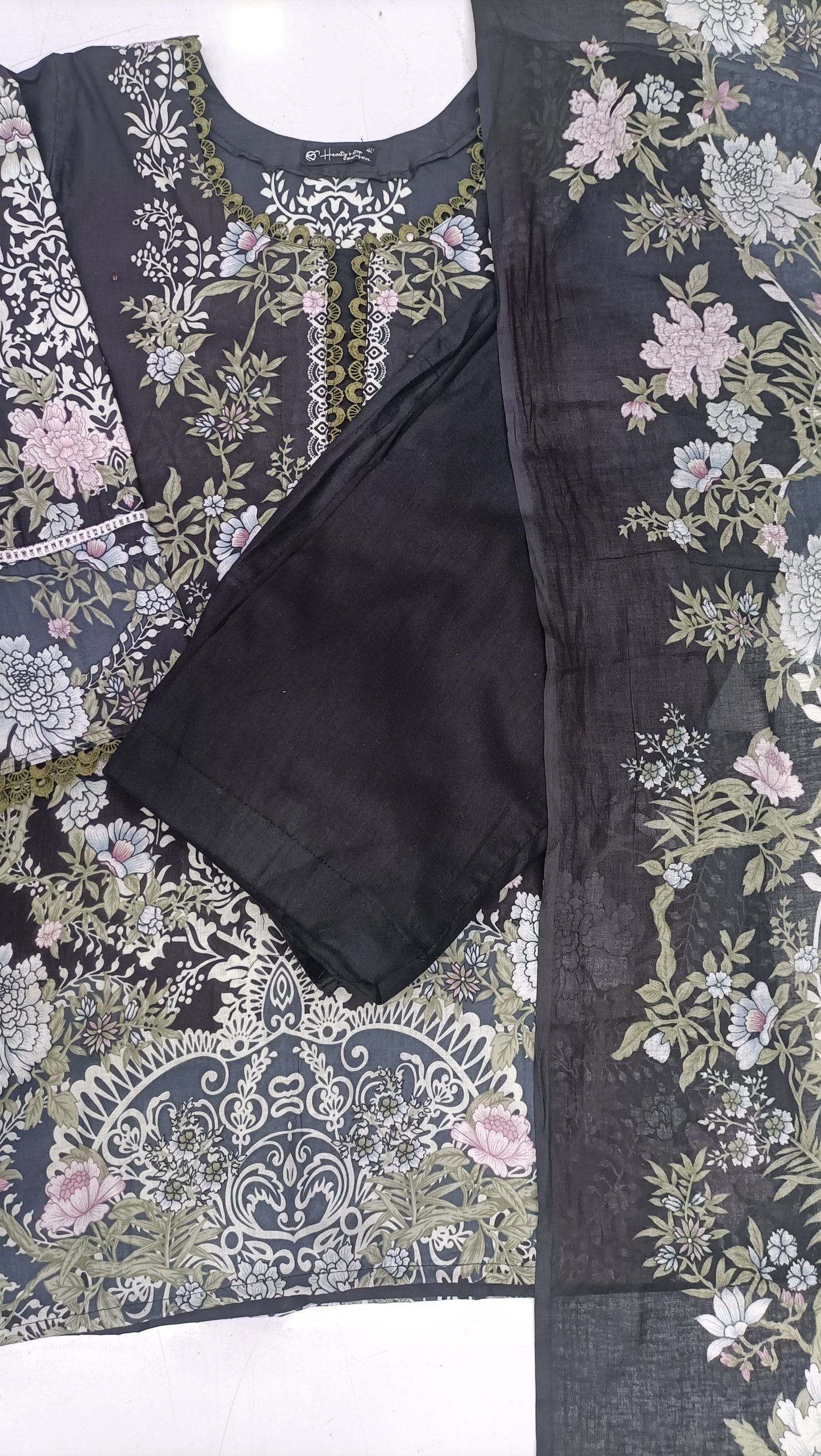 Pakistani dress black and mehndi