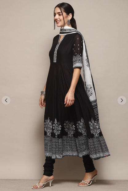 Nofiya Black Anarkali suit