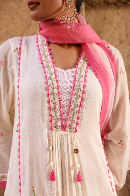Taiba off white & Pink Floral Embroidered Anarkali