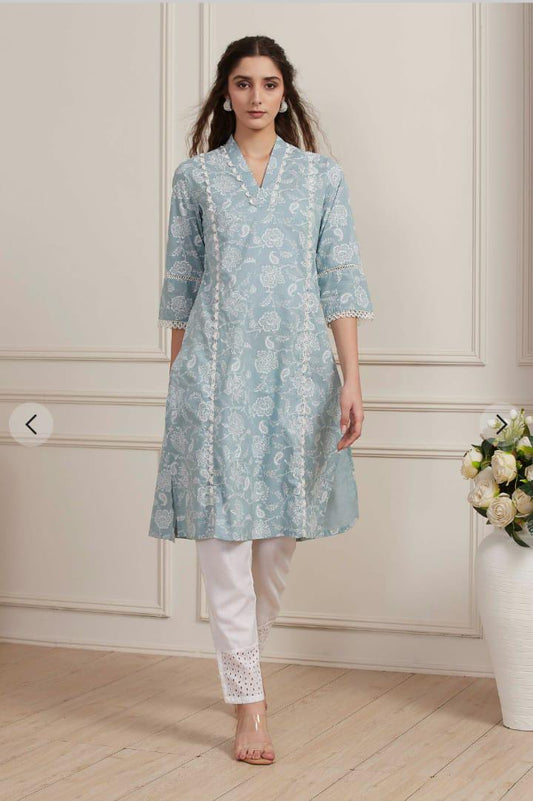 Sky Blue Floral Print Kurta with Lace Detailing se