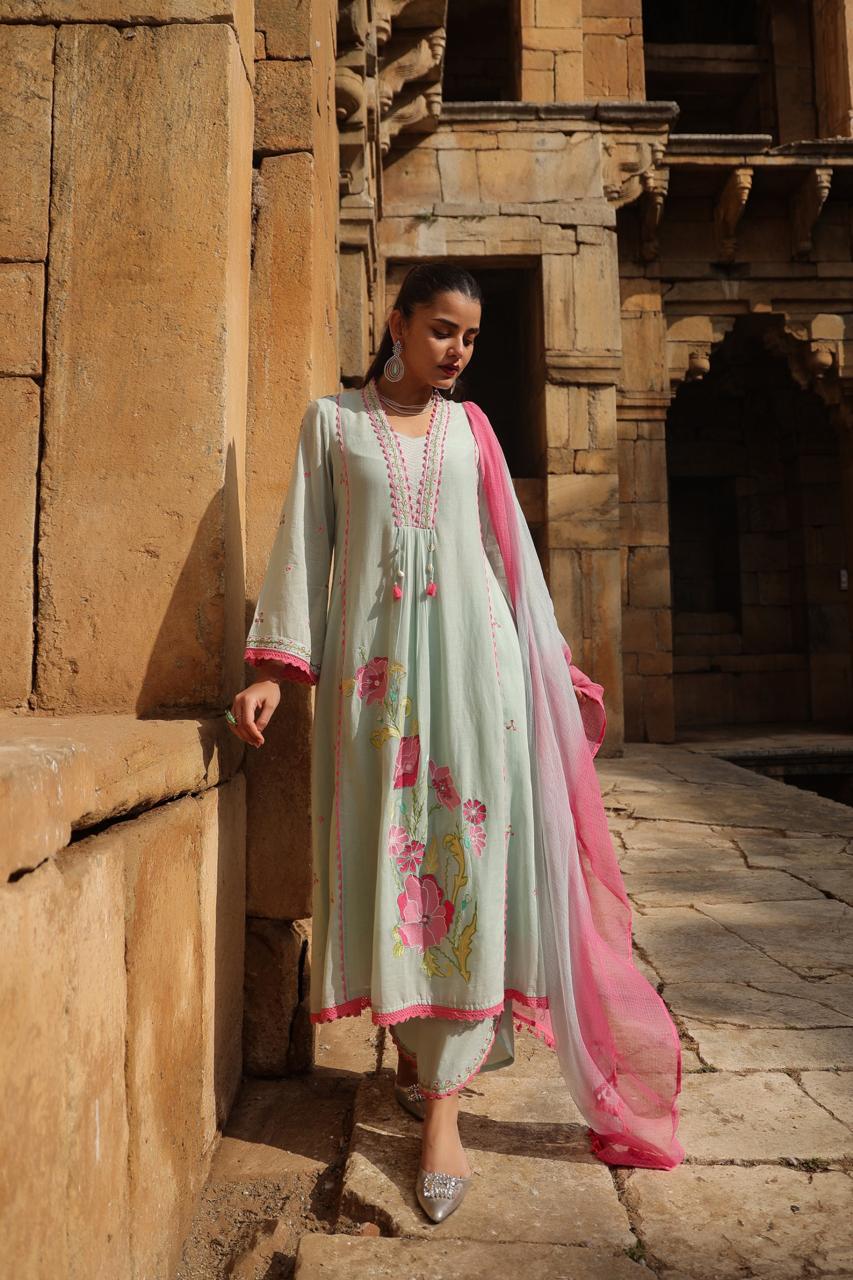 Zafiro Sky blue Floral Printed Kurta Set with Pink Dupatta